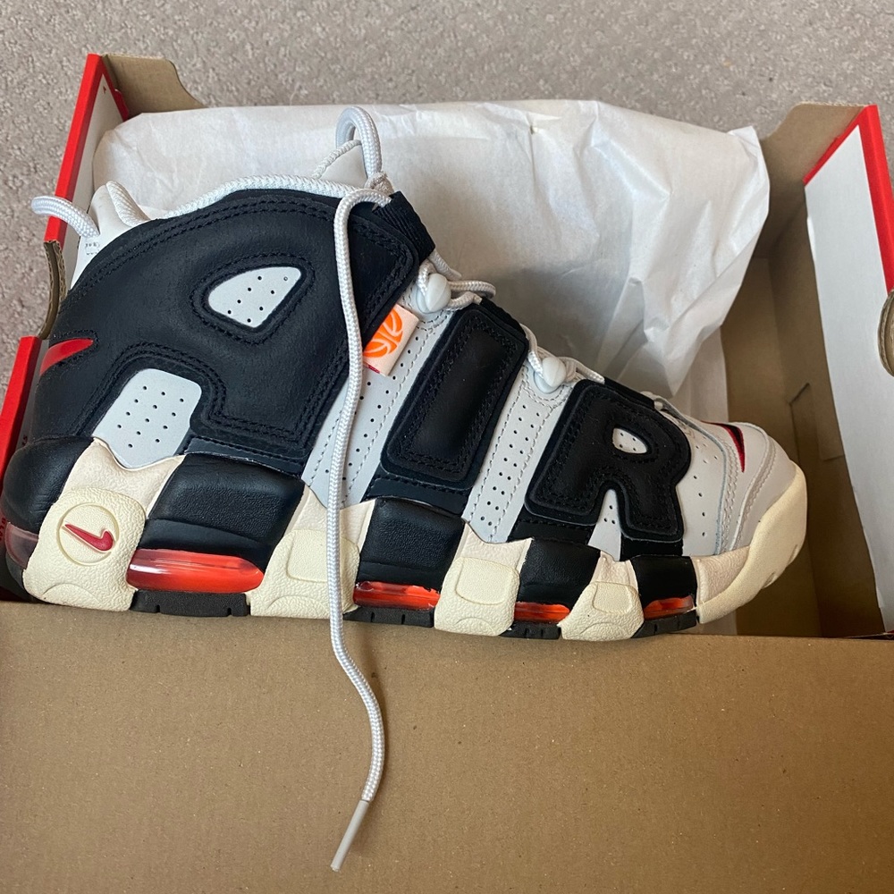 AIR MORE UPTEMPO ‘96   Photon Dust/ University Red